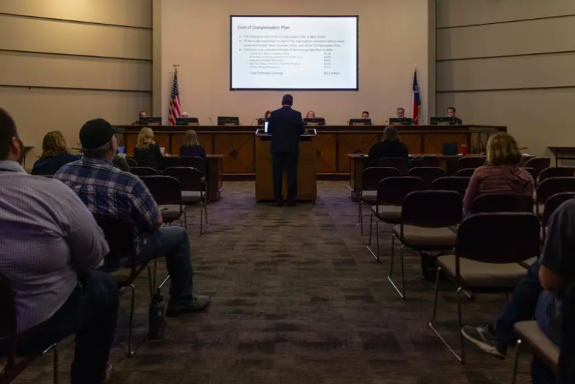 Visitors attended a Keller ISD school board meeting last month. (Shelby Tauber / The Texas Tribune)