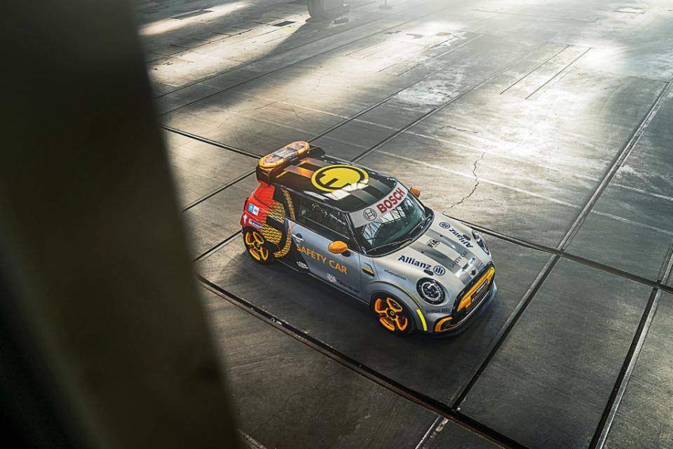 jcw-mini-mini-electric-pacesetter