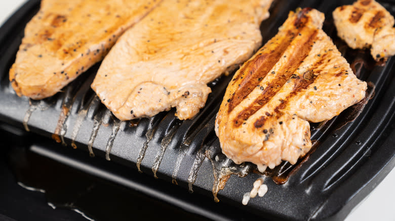 grilling chicken on panini press