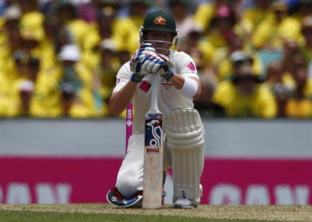 Australia's Brad Haddin reacts after nearly being bowled by a delivery from England's Stuart Broad during the first day of the fifth Ashes cricket test match in Sydney January 3, 2014.REUTERS/David Gray