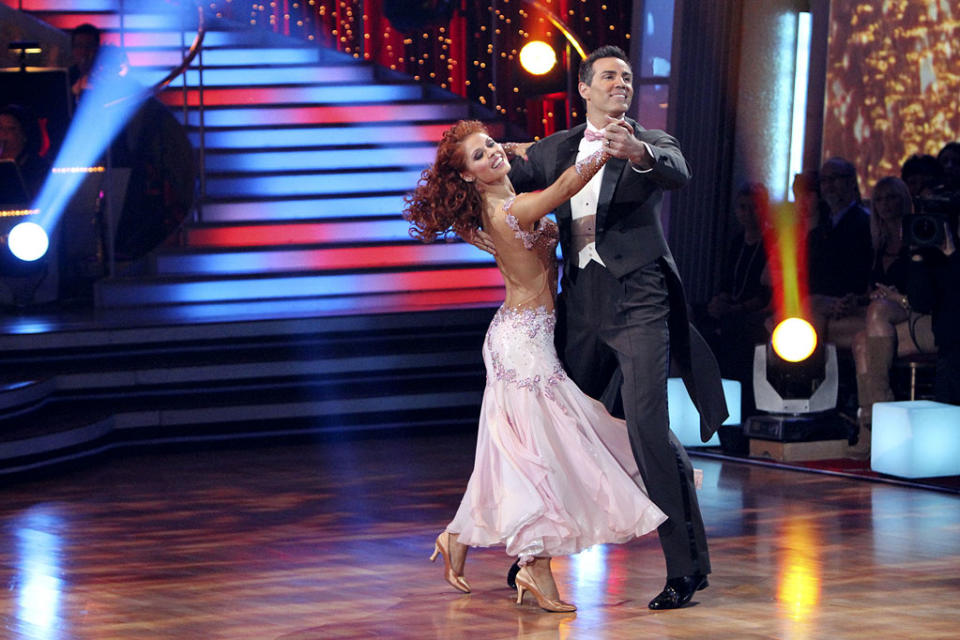 Kurt Warner and Anna Trebunskaya perform on "Dancing with the Stars."