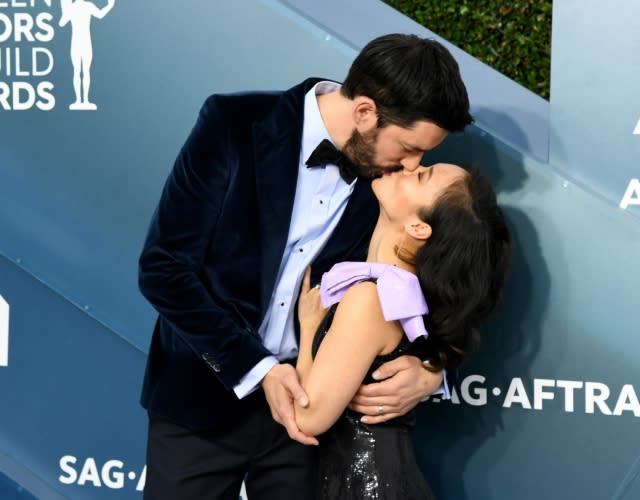 <p>While Drew Scott and Linda Phan keep their life on the more private side, they tend to pack on the PDA with red carpet appearances like this one from the 26th Annual Screen Actors Guild Awards!</p>