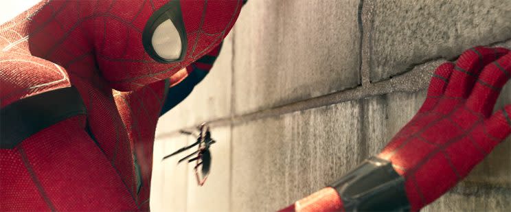 Spider-Man uses the drone in the trailer (Photo: Marvel)