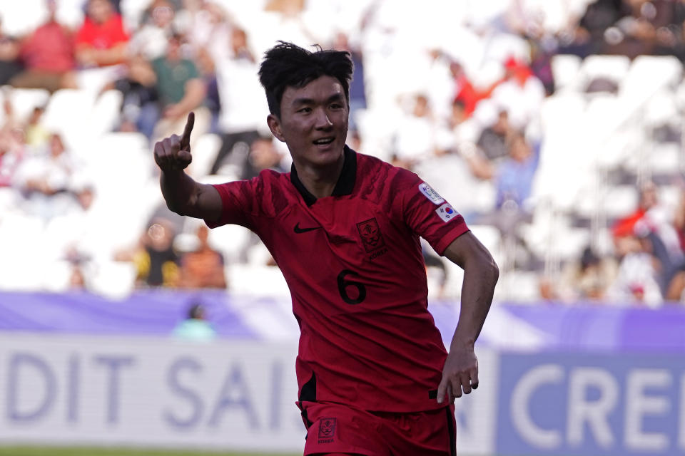 South Korea's Hwang In-beom celebrates after scoring the opening goal during the Asian Cup Group E soccer match between South Korea and Bahrain at Jassim Bin Hamad Stadium in Doha, Qatar, Monday, Jan. 15, 2024. (AP Photo/Thanassis Stavrakis)