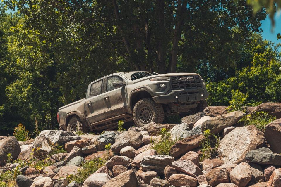 2024 gmc canyon at4x aev