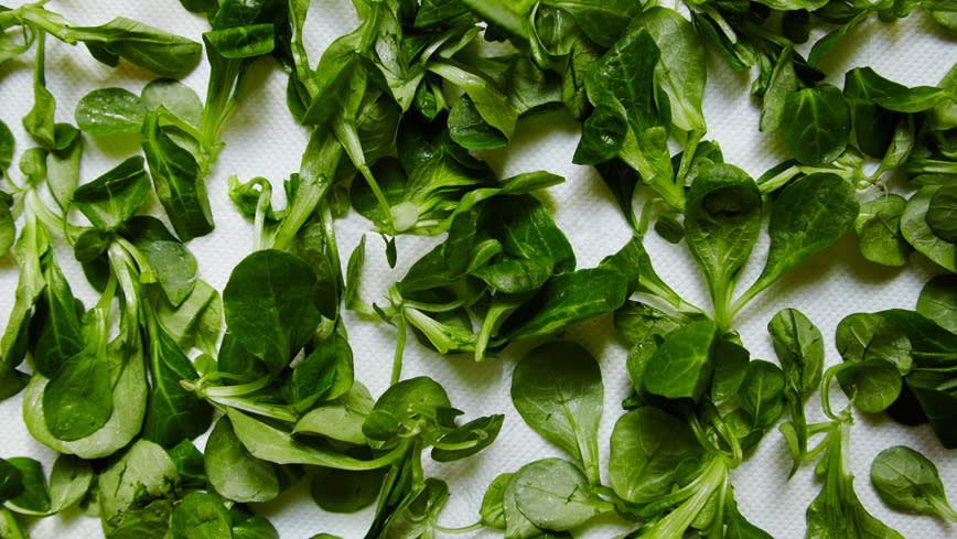 A daily dose of spring water-produced watercress has the ability to reduce both DNA damage and to bolster cells against free radical abuse according to a recent study published in the <i>American Journal of Clinical Nutrition</i>. Just 100g of this cruciferous vegetable offers twice the amount of collagen-promoting vitamin C as an orange. No wonder it’s suddenly being heralded as the forgotten superfood, with experts claiming it not only promotes healthy skin, hair and nails, but lowers cholesterol, aids weight loss and offers anti-cancer properties.