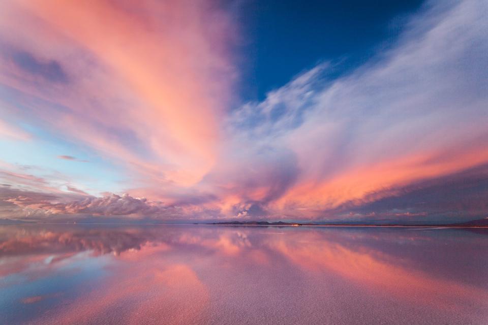 Fantastic sunset colors over the Salar de Uyuni, Bolivia