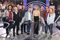 <p>Sie waren die "Lucky Losers", die im April 2018 in einem "WWM"-Special bei Günther Jauch (Mitte hinten) eine zweite Chance erhielten (von links): Michael Hirsch, Karl-Hermann Stein, Alexander Siedenbiedel, Johannes Meinow, Aylin Turgay, Verena Eifler, Stefan Manthei, Katharina Leiber und Viktoria Eibenstein. In drei Dreiergruppen quizzten sie um die Ehre - und ums große Geld. (Bild: MG RTL D / Frank Hempel)</p> 