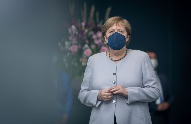 Merkel aguarda la llegada de la presidente de la Comisión Europea, Ursula von der Leyen, esta mañana en la sede de gobierno en Berlín