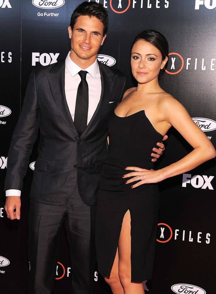 Robbie Amell and Italia Ricci | Angela Weiss/Getty