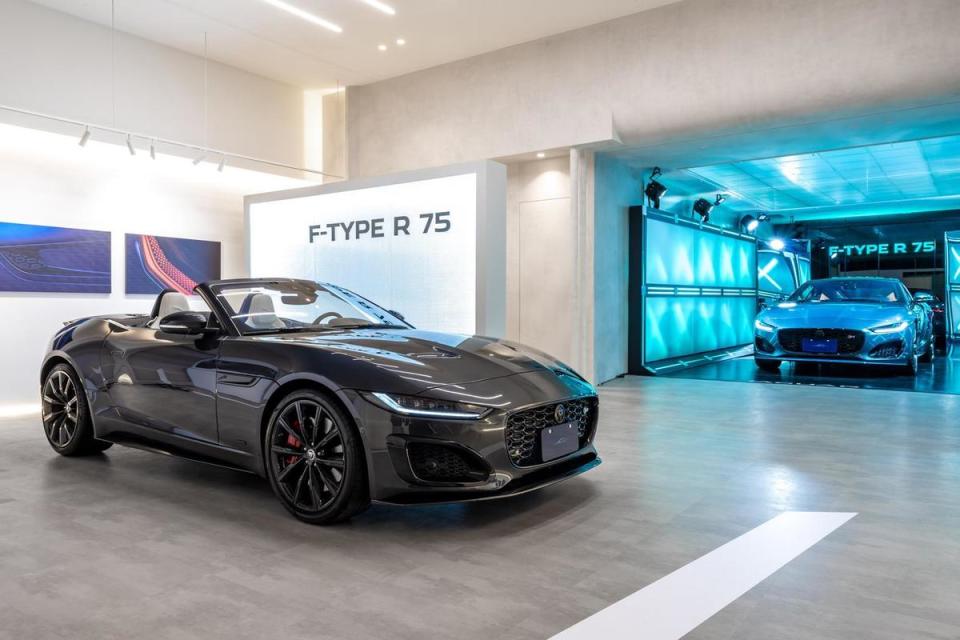 適逢 Jaguar F-TYPE 最後一個年式車型與跑車發展 75 周年，台灣正式引進 Jaguar F-TYPE R 75 雙門和敞篷兩種車型。