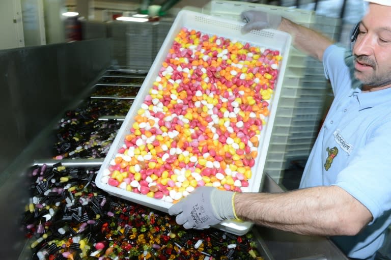 Die Gewerkschaft NGG hat ihre Forderung für die anstehenden Tarifverhandlungen in der Süßwarenindustrie formuliert. Sie verlangt bundesweit einheitlich ein Lohnplus von 9,9 Prozent, "mindestens aber 360 Euro mehr pro Monat". (PATRIK STOLLARZ)