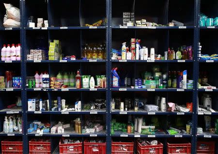 Goods are displayed on racks at a Big Basket warehouse on the outskirts of Mumbai November 4, 2014. REUTERS/Danish Siddiqui