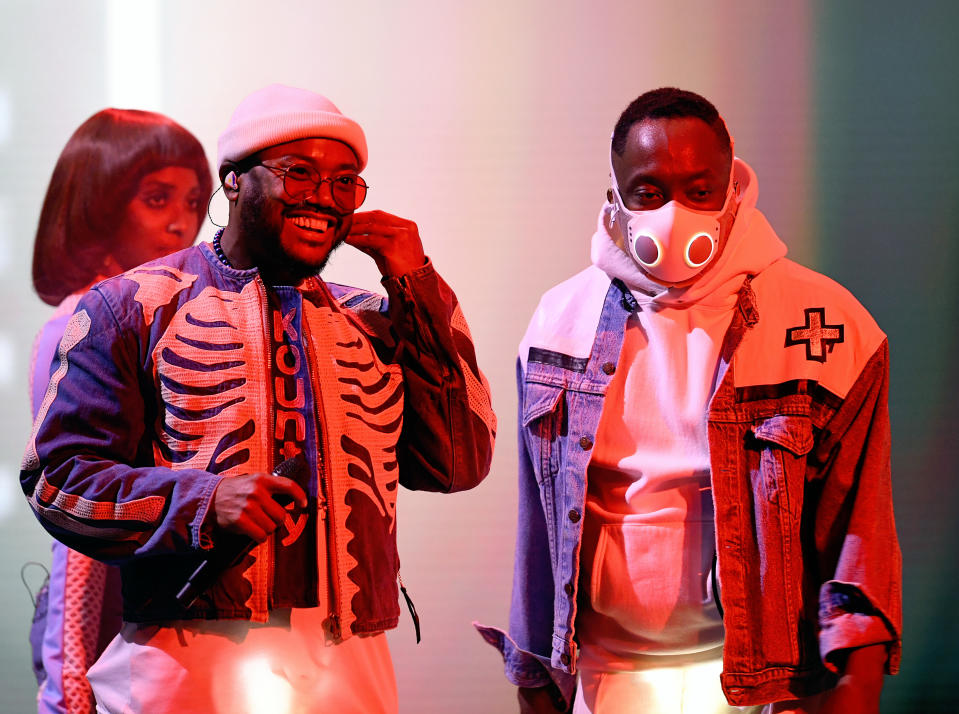 Grande performance dei Black Eyed Peas sulle note di "Vida loca" (Photo by Kevin Winter/MTV VMAs 2020/Getty Images for MTV)