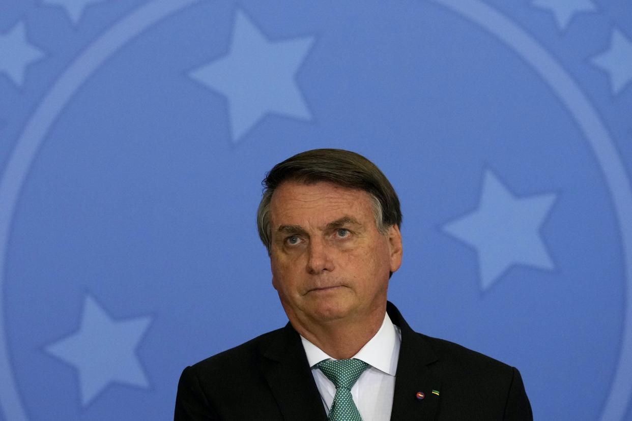 <span class="caption">Le président brésilien Jair Bolsonaro assiste à une cérémonie au palais présidentiel de Planalto, à Brasilia, au Brésil, le 27 septembre 2021. </span> <span class="attribution"><span class="source">(AP Photo/Eraldo Peres)</span></span>