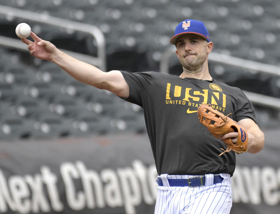 New York Mets' David Wright throws during a simulated baseball game Saturday, Sept. 8, 2018, in New York. (AP Photo/Bill Kostroun)