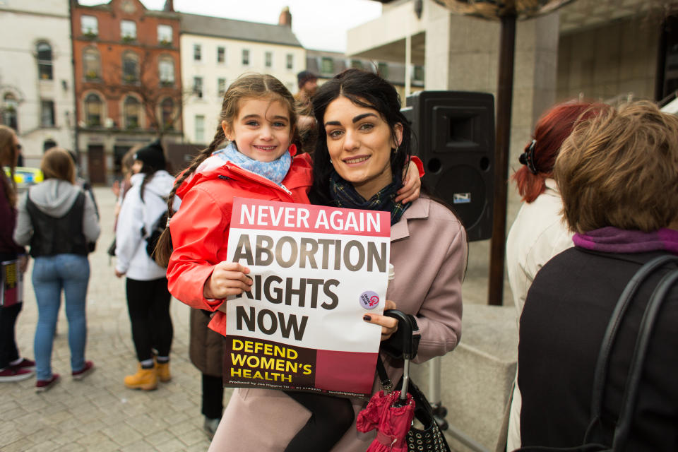 Una manifestante a favor del aborto en Dublín, Irlanda. 