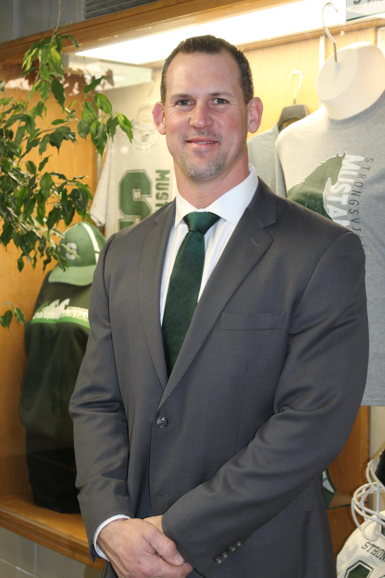 Nordonia High School graduate and former Cleveland Browns player Jason Trusnik is the new football coach at Strongsville High School.