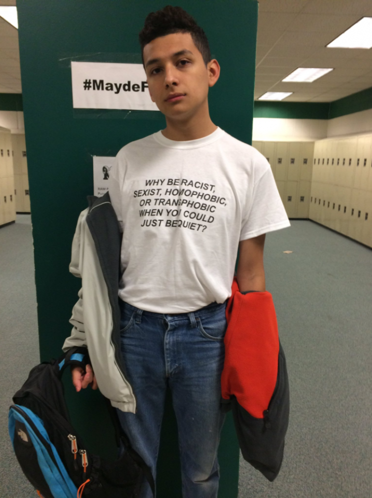 A Texas teen proved that a t-shirt is all you need to send out a statement [Photo: Twitter/lustdad]