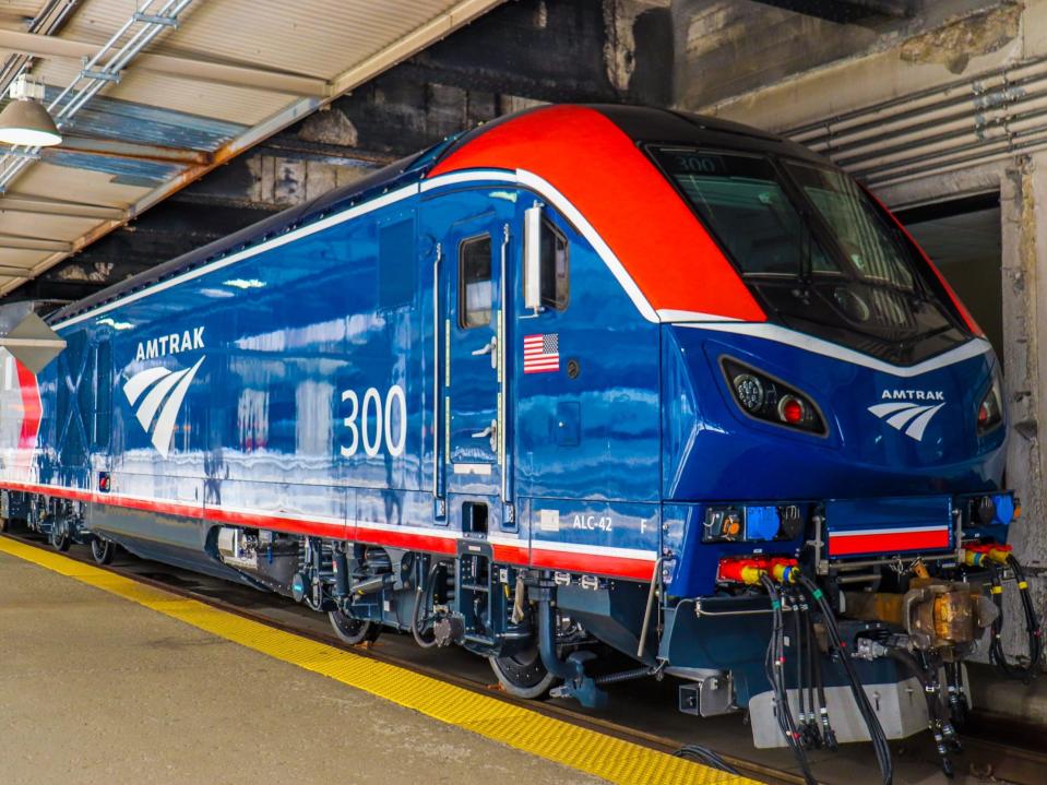 Amtrak's new ALC-42 Siemens Chargers at Chicago's Union Station - Amtrak ALC-42 Siemens Chargers Tour