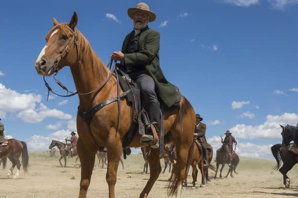 Jeff Daniels on horseback in a scene from Netflix's Godless.