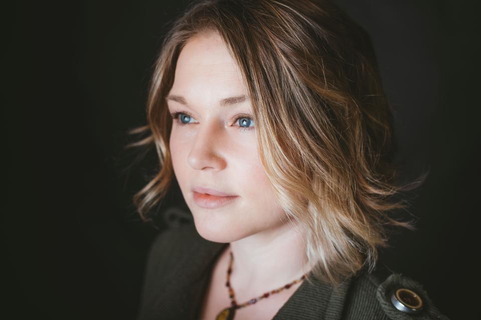 Crystal Bowersox plays the Cindystock benefit show in Franklin Park.