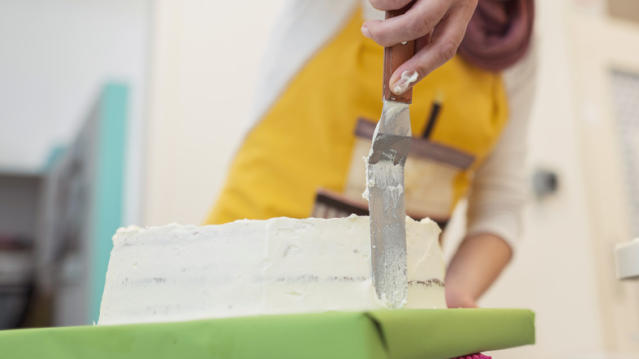 An Offset Spatula Is The One Baking Tool You Should Always Have On Hand