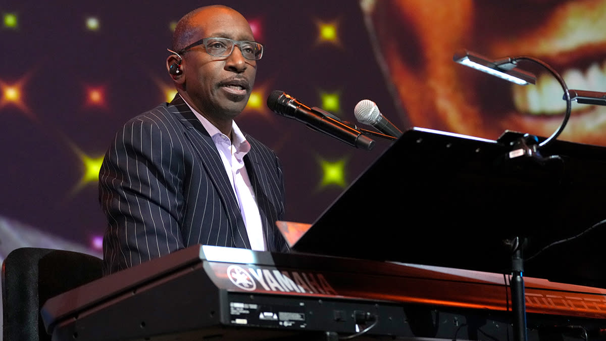  Greg Phillinganes. 