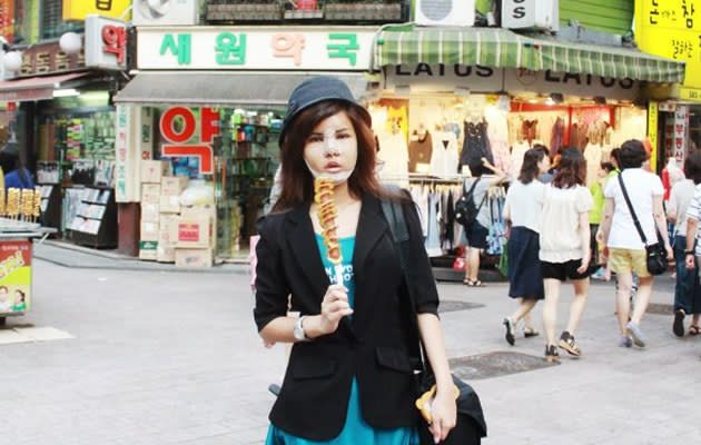 Blogger Peggy Heng out and about in Seoul after her surgery (Photo courtesy of Peggy Heng)