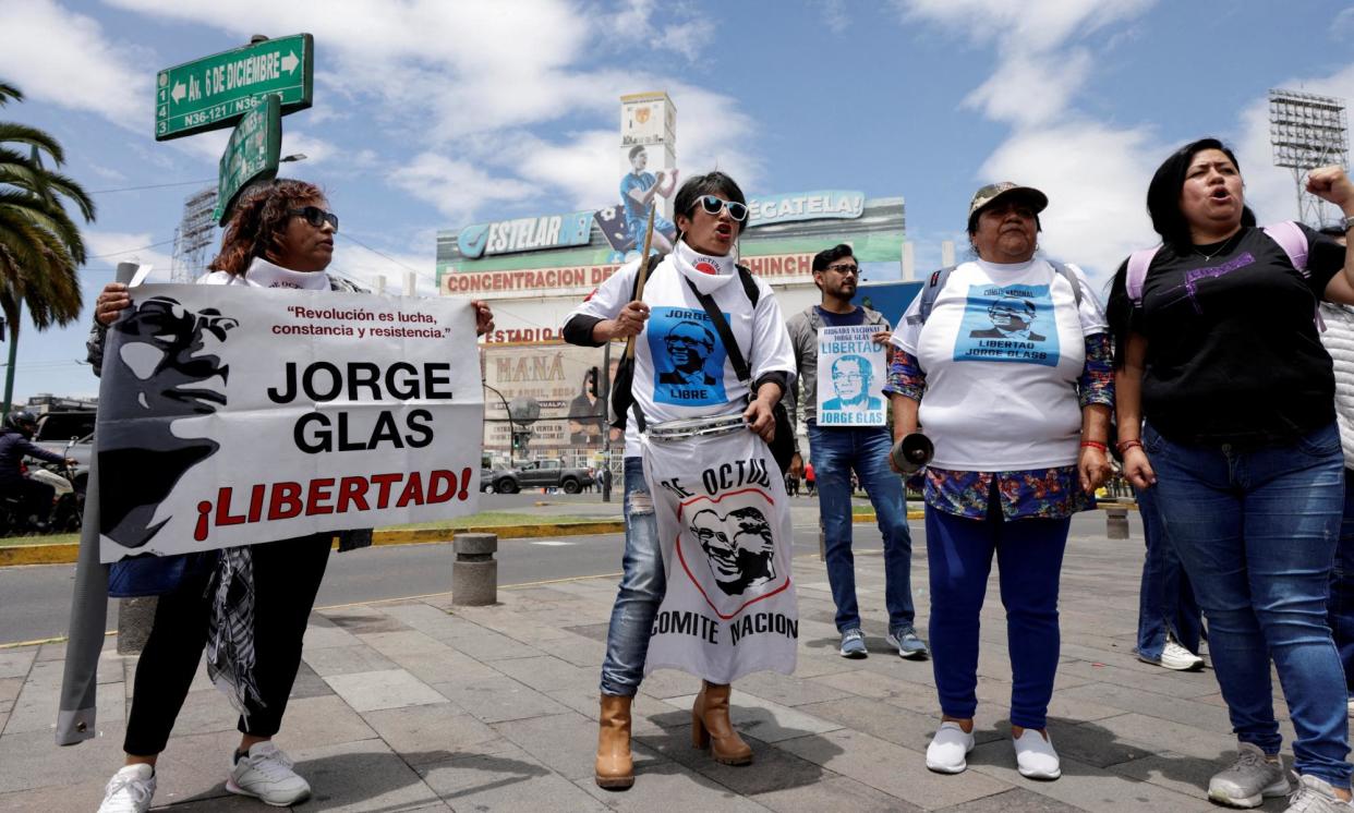 <span>Demonstrators in Quito demand the release of Jorge Glas outside the Mexican embassy.</span><span>Photograph: Karen Toro/Reuters</span>