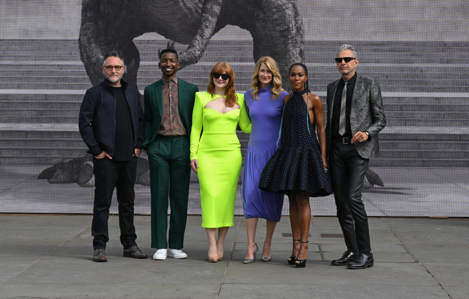 LONDON, ENGLAND - MAY 27:  Director Colin Trevorrow, Mamoudou Athie, Bryce Dallas Howard, Laura Dern, DeWanda Wise and Jeff Goldblum attend the 