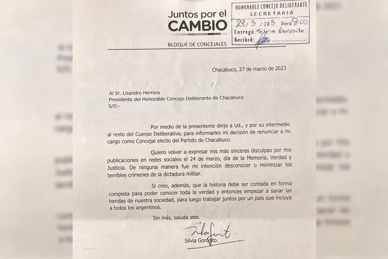 Una concejala de JxC presentó su renuncia luego de reivindicar los crímenes de la dictadura.