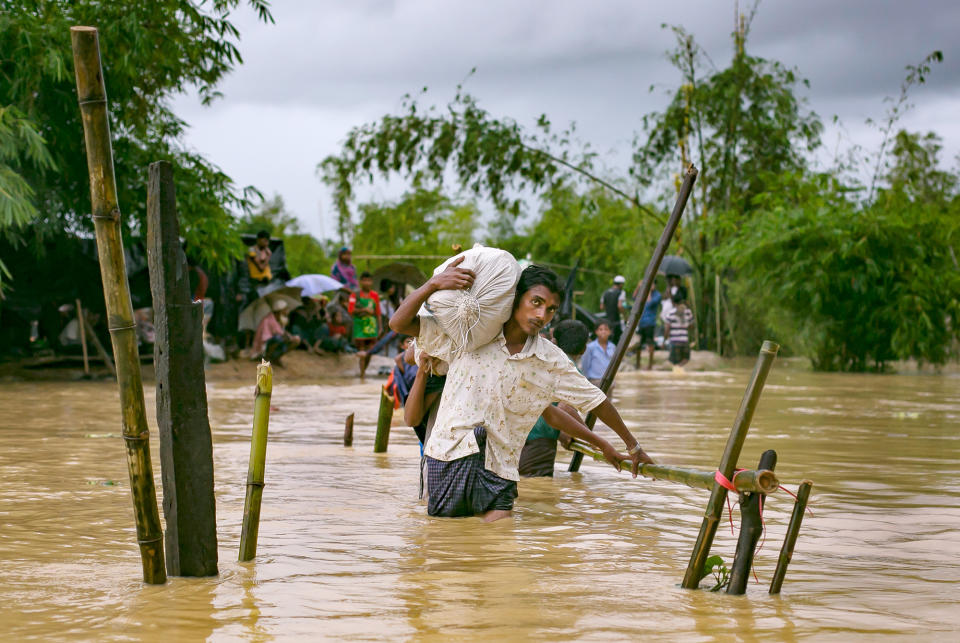 Lluvias monzónicas amenazan a 600.000 refugiados Rohingya en Bangladesh