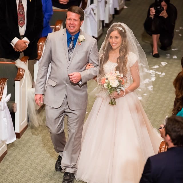 Jessa Duggar Surprises Her Wedding ...