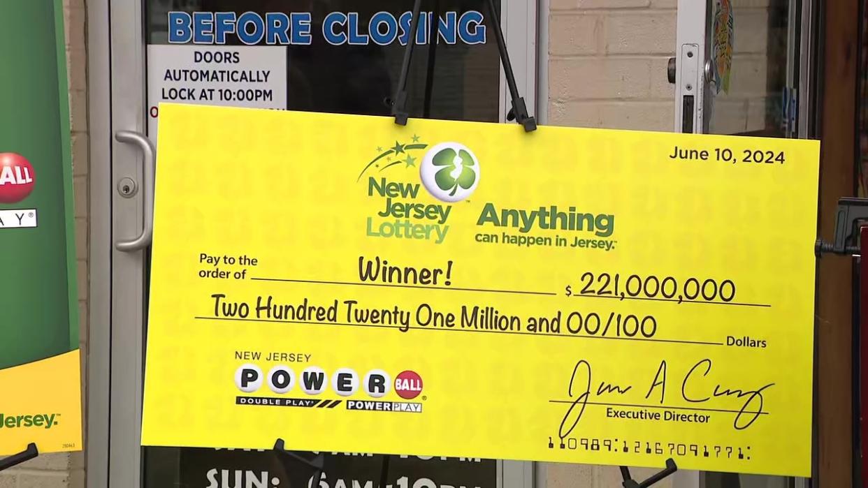 NJ winner claims 221M Powerball jackpot as 1.13B Mega Millions