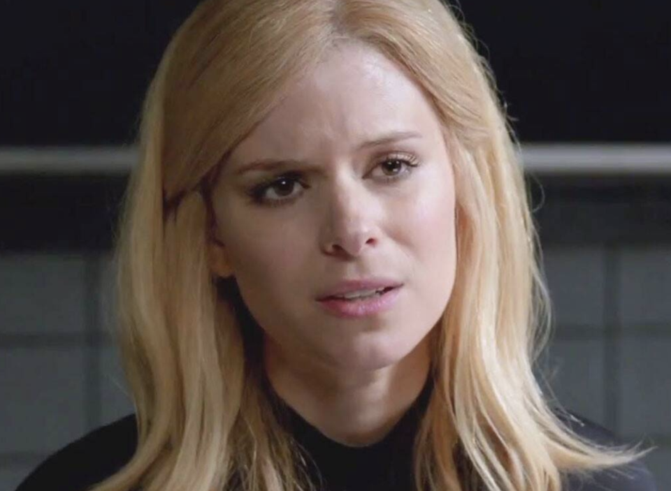 Kate Mara in an obvious wig