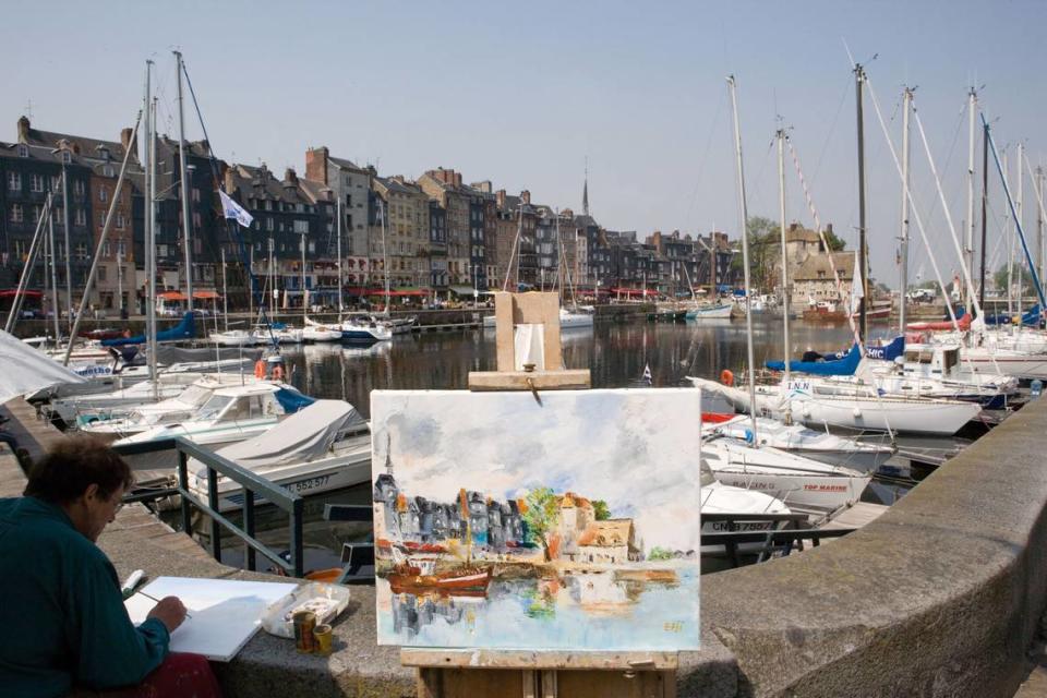 Pintor en la comuna portuaria de Honfleur.