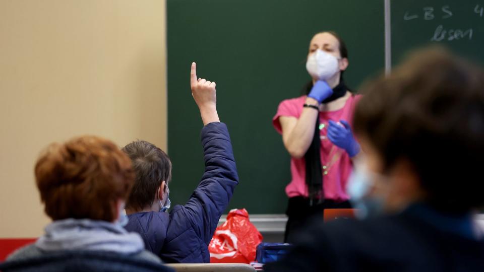 Der Unterricht soll in Kürze - wenn möglich - weiter ausgedehnt werden.