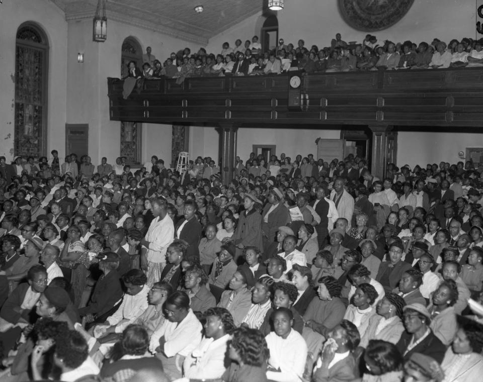 A crowd, estimated at 5,000 inside church during a rally at Montgomery's First Baptist Church