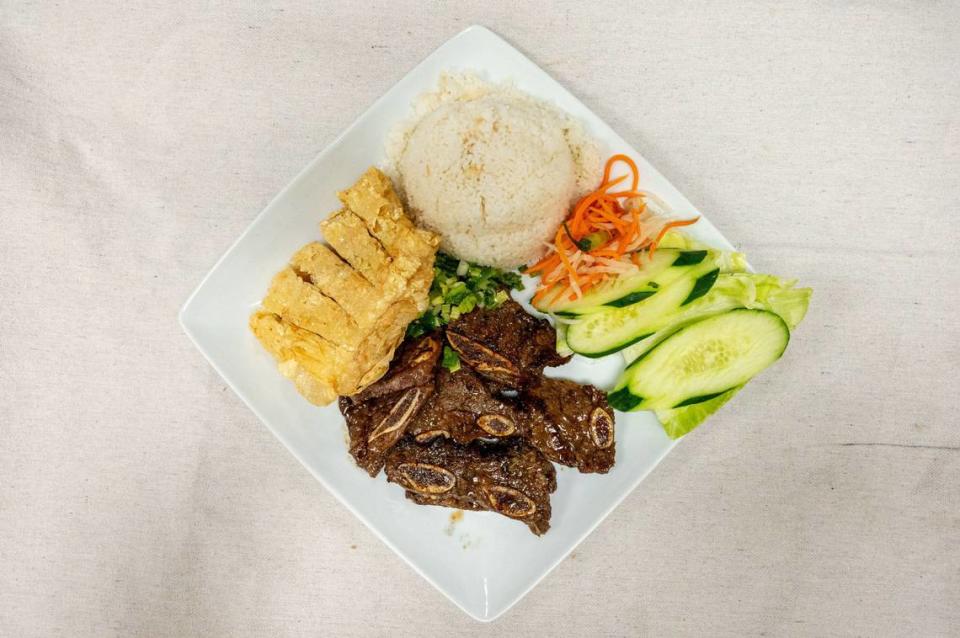Com tam bì cha, bò nuong is ready to serve at Com Tam Dat Thanh in south Sacramento on Thursday. The broken rice dish includes shredded pork skins and barbecue beef.