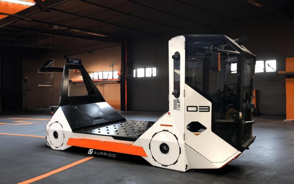 Aurrigo have developed an autonomous Dolly Tug for use in airports