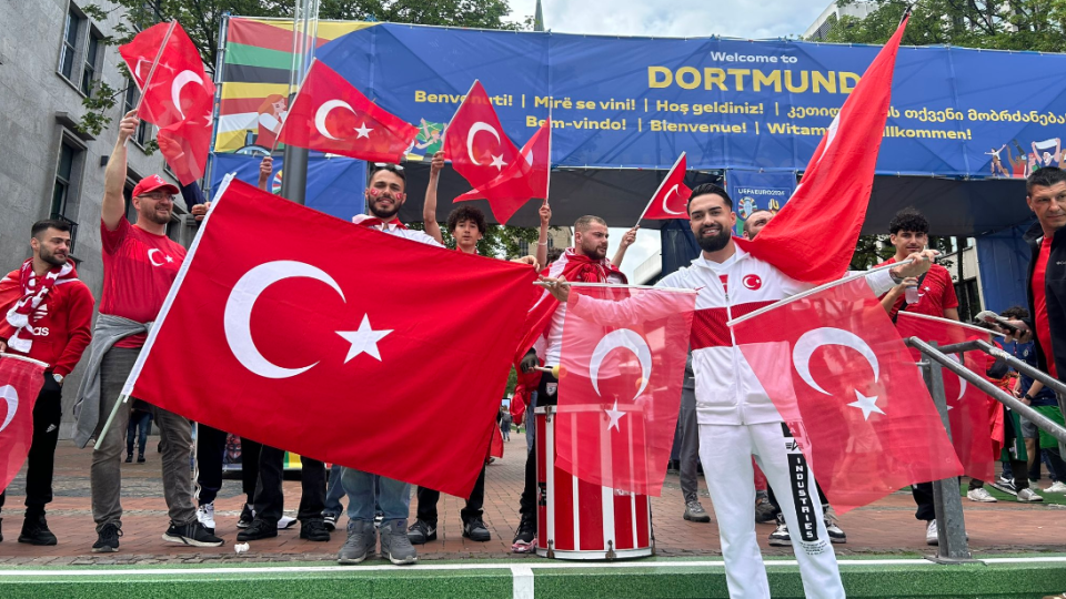 Turkey fan Batuhan in Dortmund
