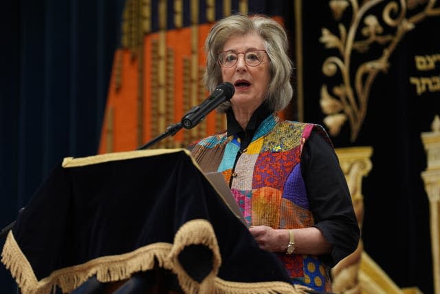 Dame Maureen Lipman 