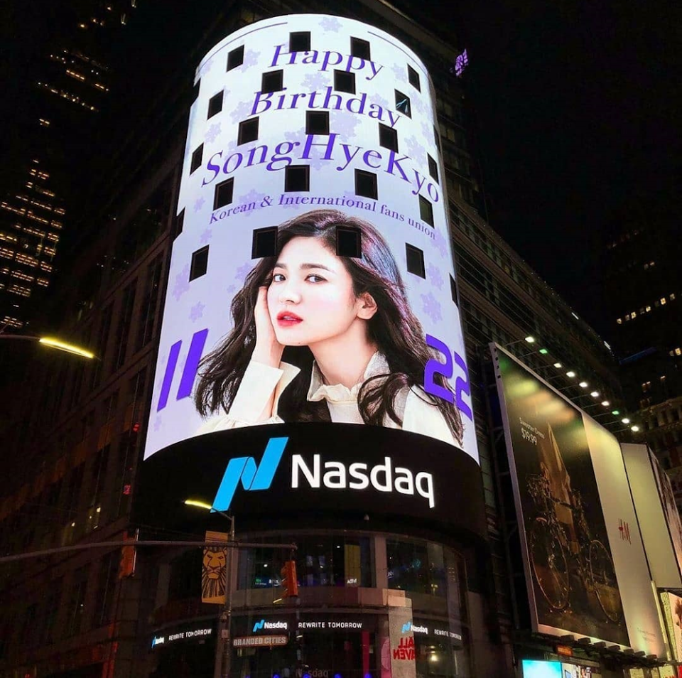 The advertisement of Korean actress Song Hye-kyo at Times Square, New York.. — Photo via Instagram/ kyo_2211