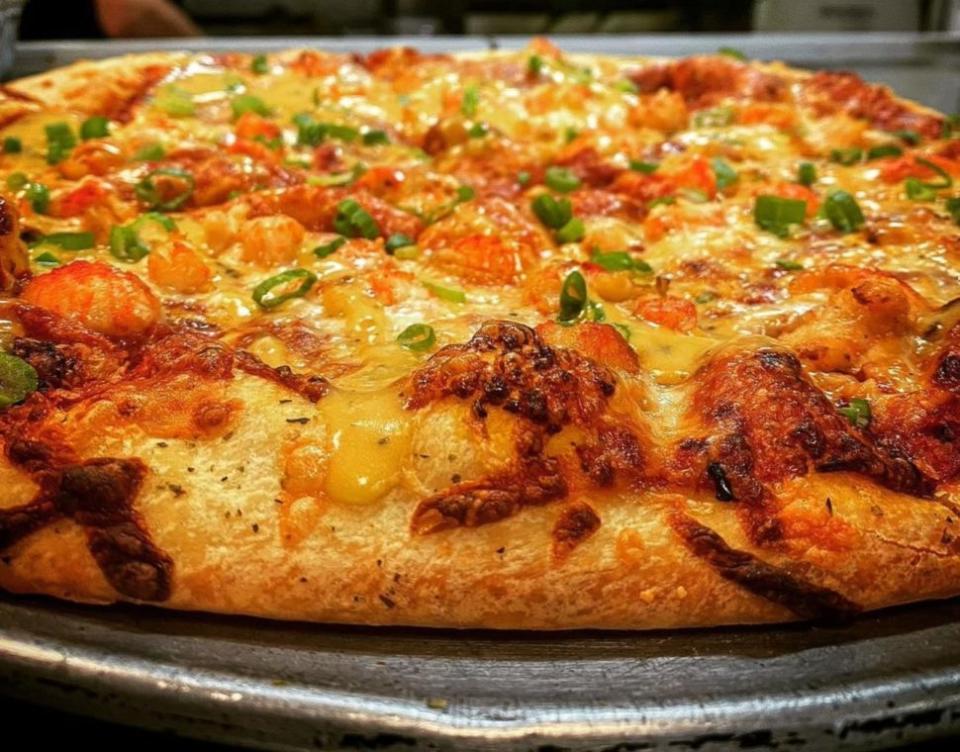 Lobster Pizza | Courtesy of Cali Restaurant/Trap Kitchen