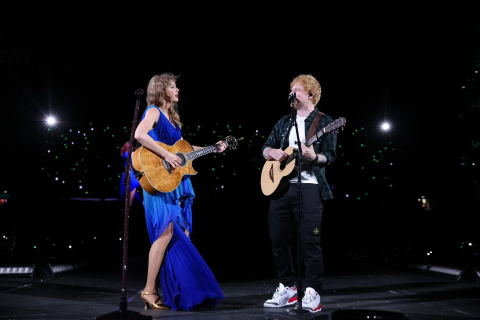 LONDON, ENGLAND - AUGUST 15: EDITORIAL USE ONLY. NO COVERS. Taylor Swift and Ed Sheeran perform onstage during 