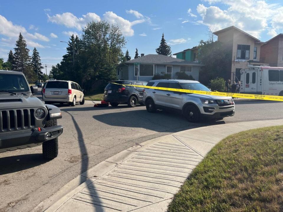Calgary police were dispatched to the northwest community of Banff Trail on Thursday to investigate an undetermined death.  (Jo Horwood/CBC - image credit)