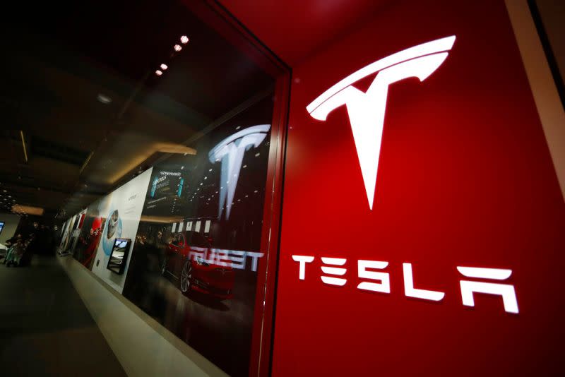 ▲電動車大廠特斯拉（Tesla）近期股價遭受打擊，除了裁員10%，還面臨來自中國新興電動車的激烈競爭。（圖／美聯社／達志影像）