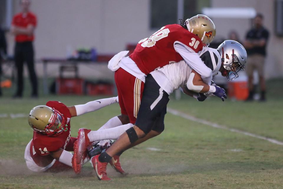 College of the Desert's Rae'Jon Lavender makes a play on defense against Compton in Palm Desert, Calif., Oct 22, 2022.