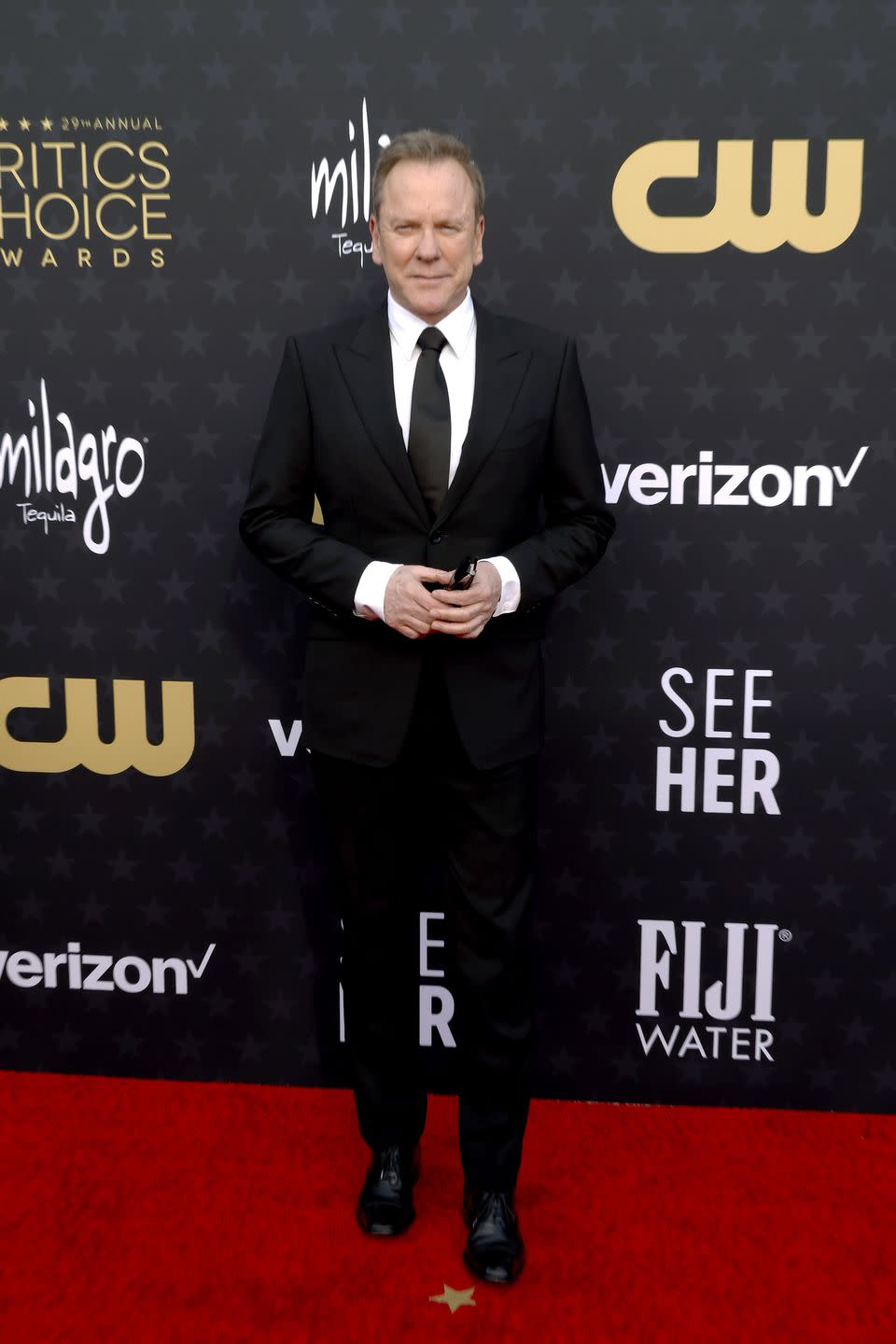 santa monica, california january 14 kiefer sutherland attends the 29th annual critics choice awards at barker hangar on january 14, 2024 in santa monica, california photo by frazer harrisongetty images